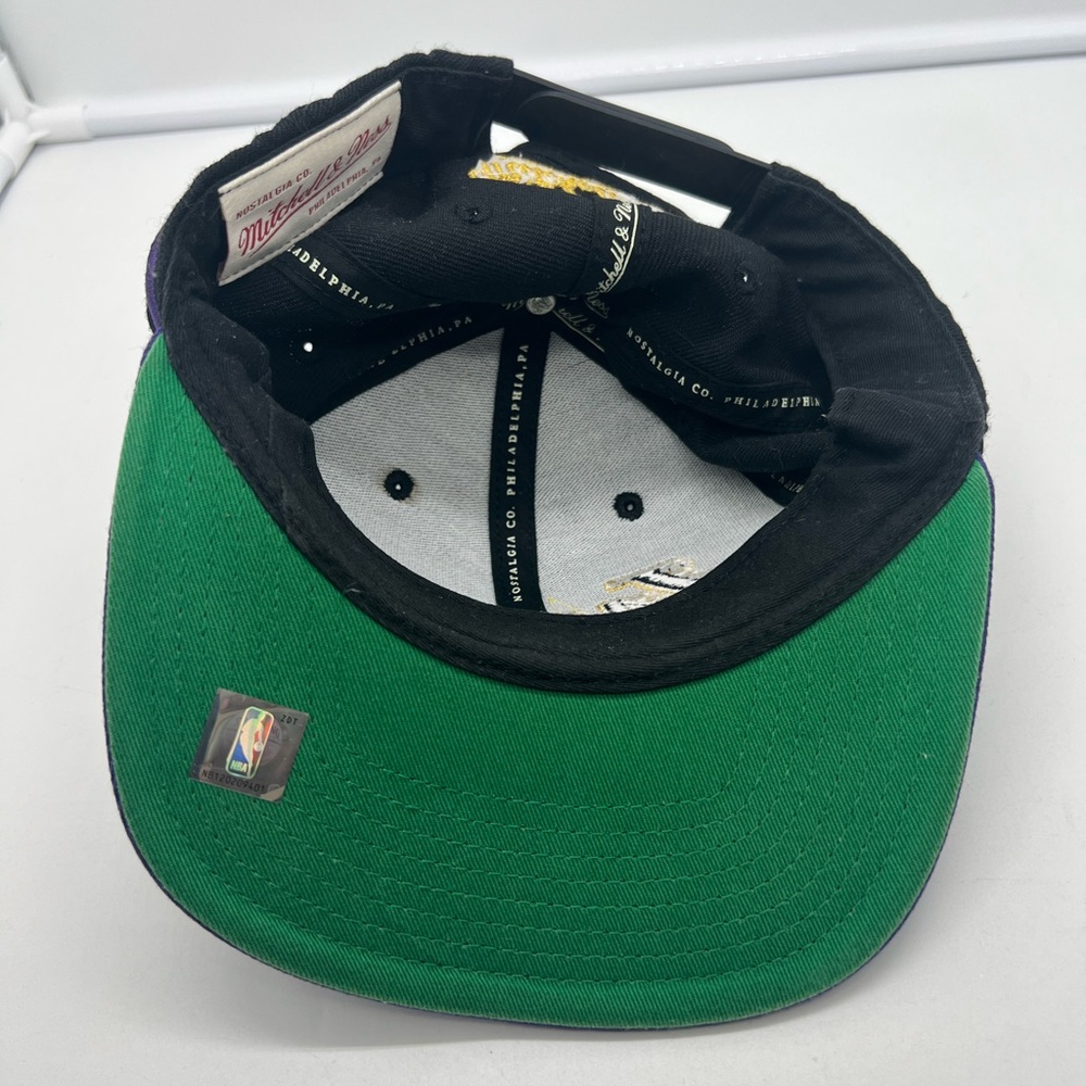 MITCHELL & NESS Lakers NBA Purple and Gold Fitted Flap Top Cap Unisex sz OS - Picture 6 of 9